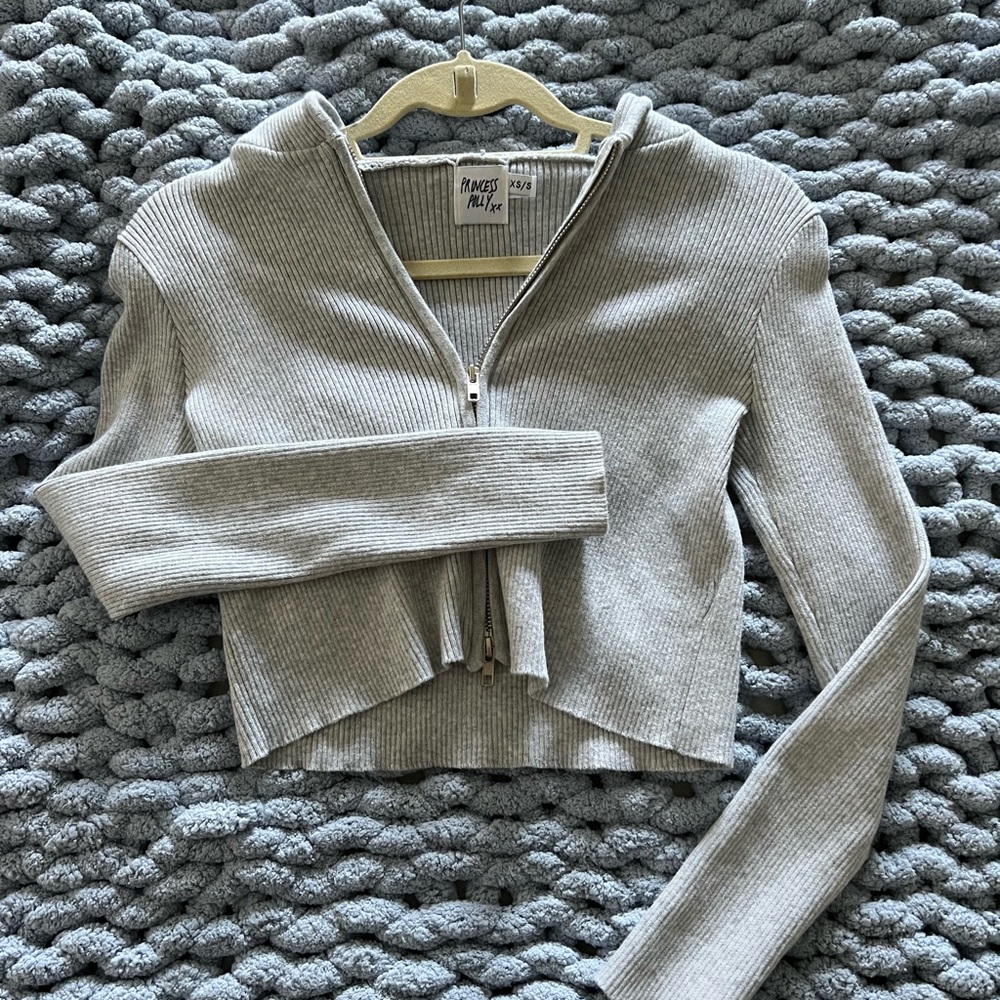 Cropped zip up